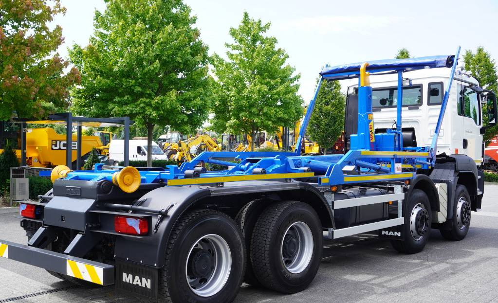 Camión multibasculante MAN TGS 35.400 8×4 HYVA LIFT 32.56 SE hooklift