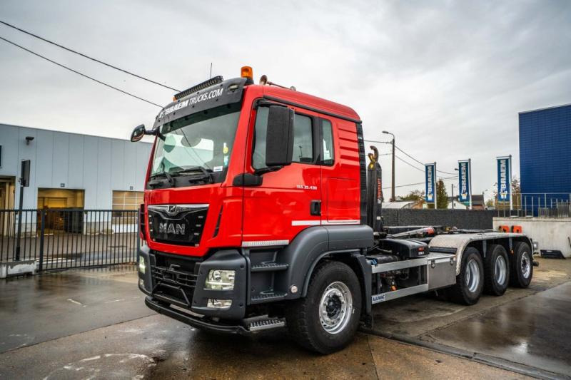 Camión multibasculante MAN TGS 35.430 BL - HIAB