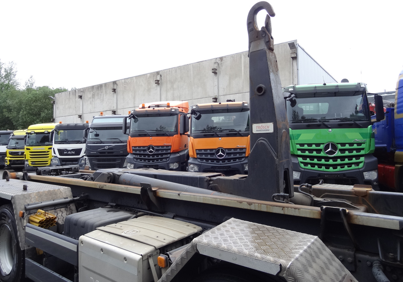 Camión multibasculante MAN TGS 35.440 8X4 BB VDL Haken