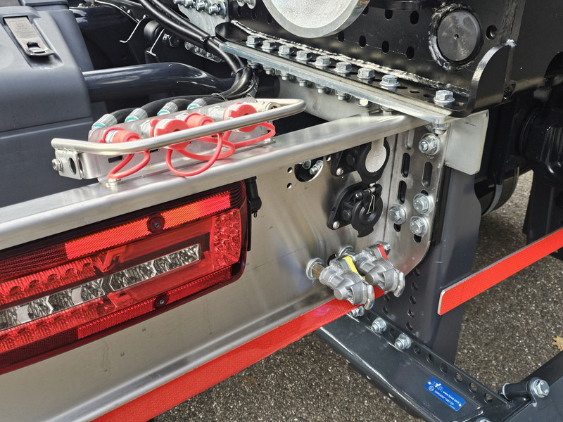 Camión multibasculante MAN TGS 35.470 8x4 / HMF 2243 Z KRAAN + HAAKARM