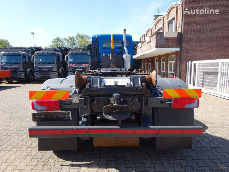 Camión multibasculante MAN TGS 35.510 Hook lift truck 8x4