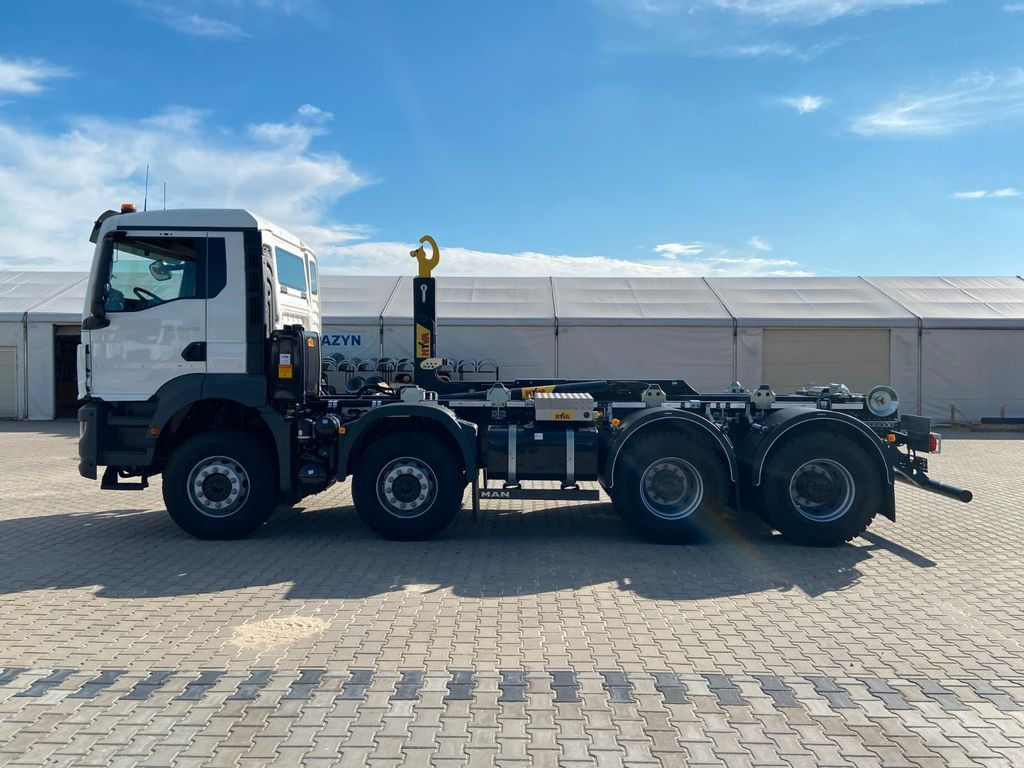 Camión multibasculante MAN TGS 41.440 8X4  HYVA 26-60-SKZ