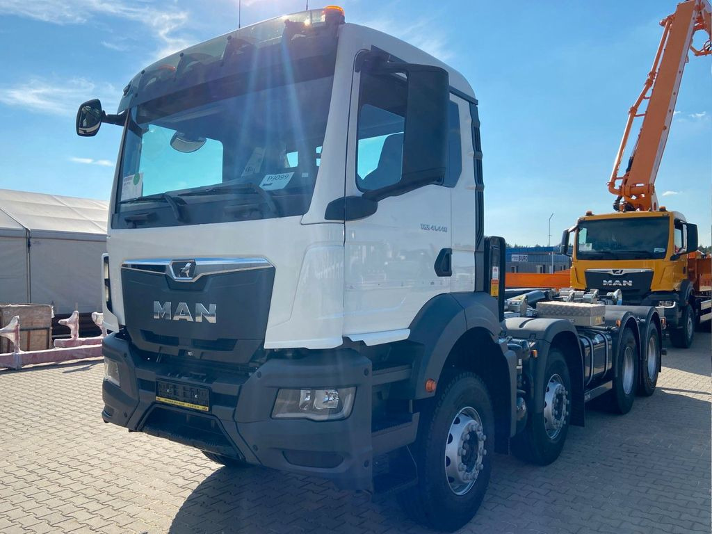 Camión multibasculante MAN TGS 41.440 8X4  HYVA 26-60-SKZ