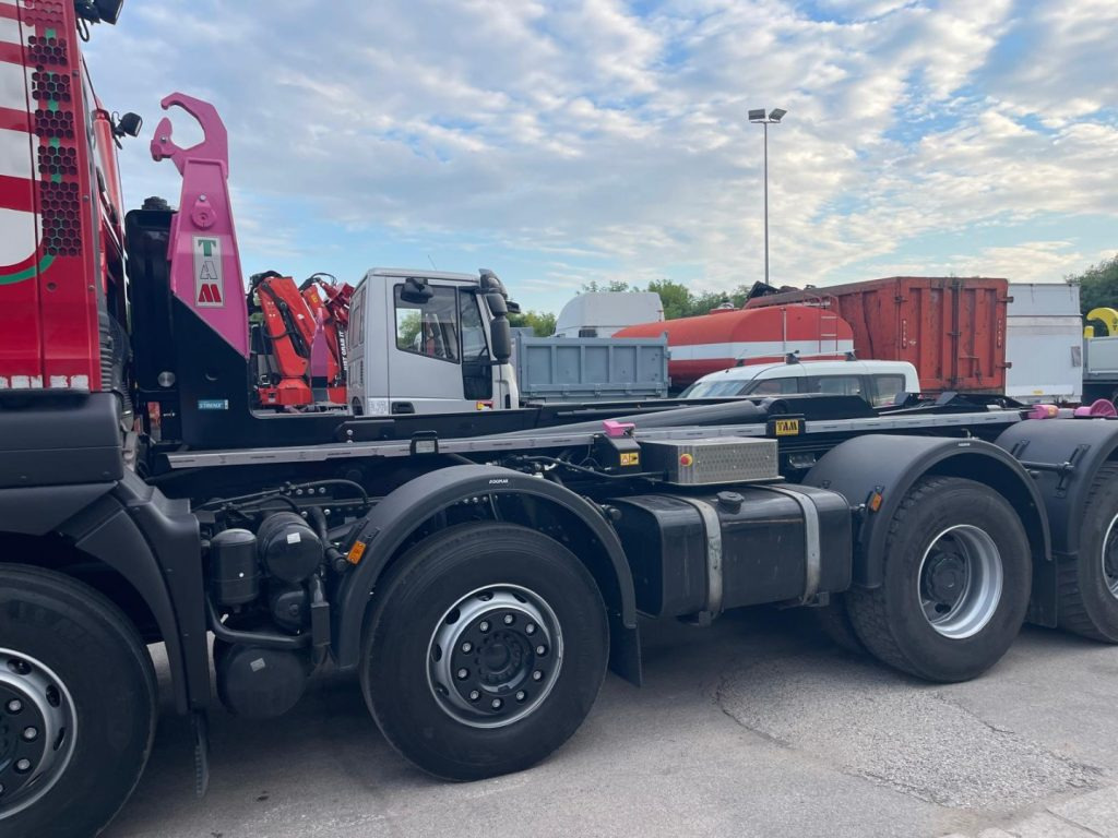 Camión multibasculante MAN TGS 41.480 SCARRABILE