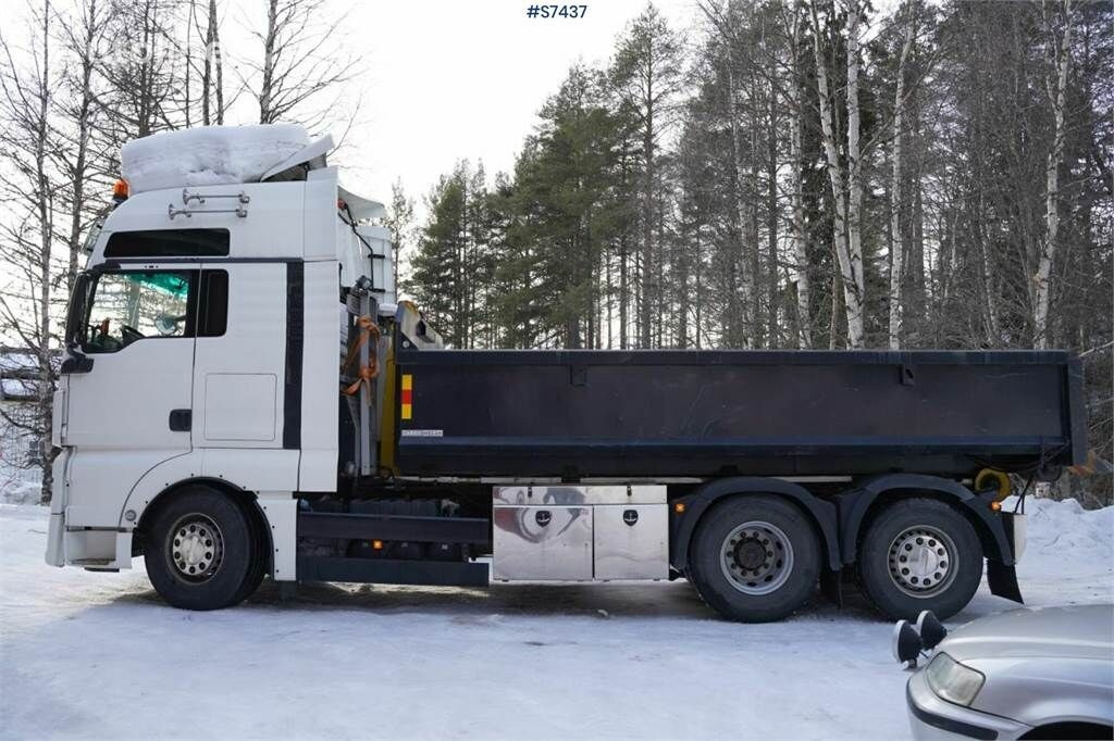 Camión multibasculante MAN TGX26.480 6x2 Hook truck with flat bed