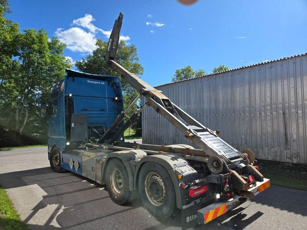 Camión multibasculante MAN TGX26.580 6X2 JOAB