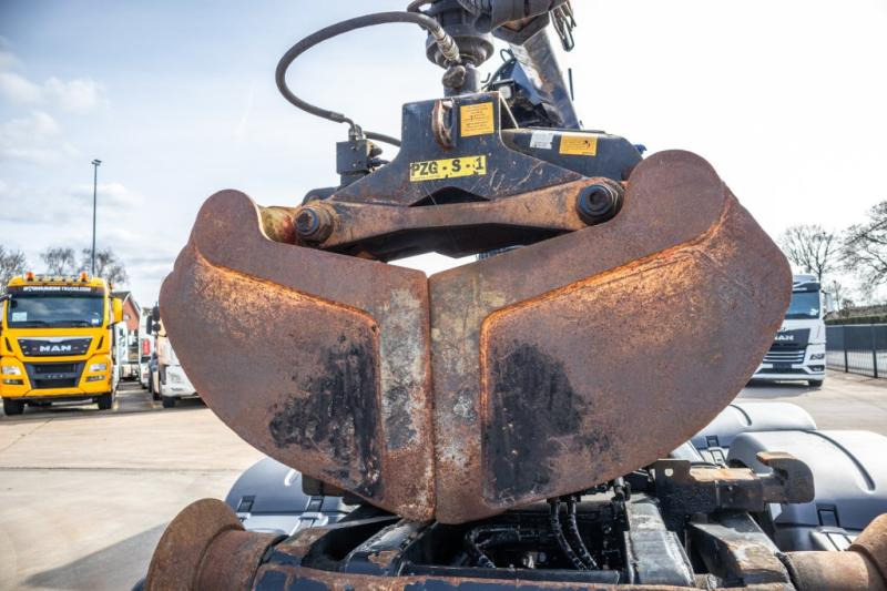 Camión multibasculante MAN TGX 25.440 LL - HIAB 122 PRO