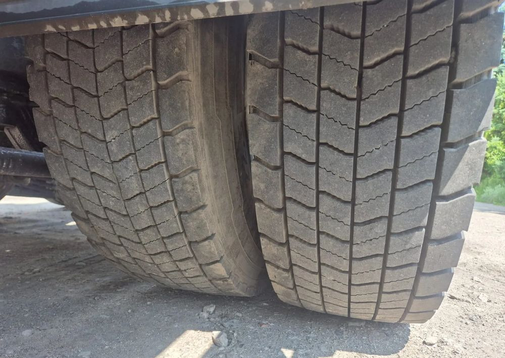 Camión multibasculante MAN TGX 26-460 Hakowiec oś skrętna