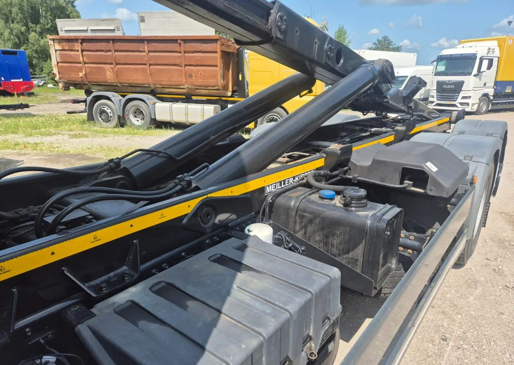 Camión multibasculante MAN TGX 26-460 Hakowiec oś skrętna