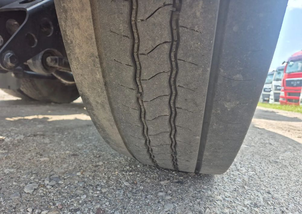 Camión multibasculante MAN TGX 26-460 Hakowiec oś skrętna