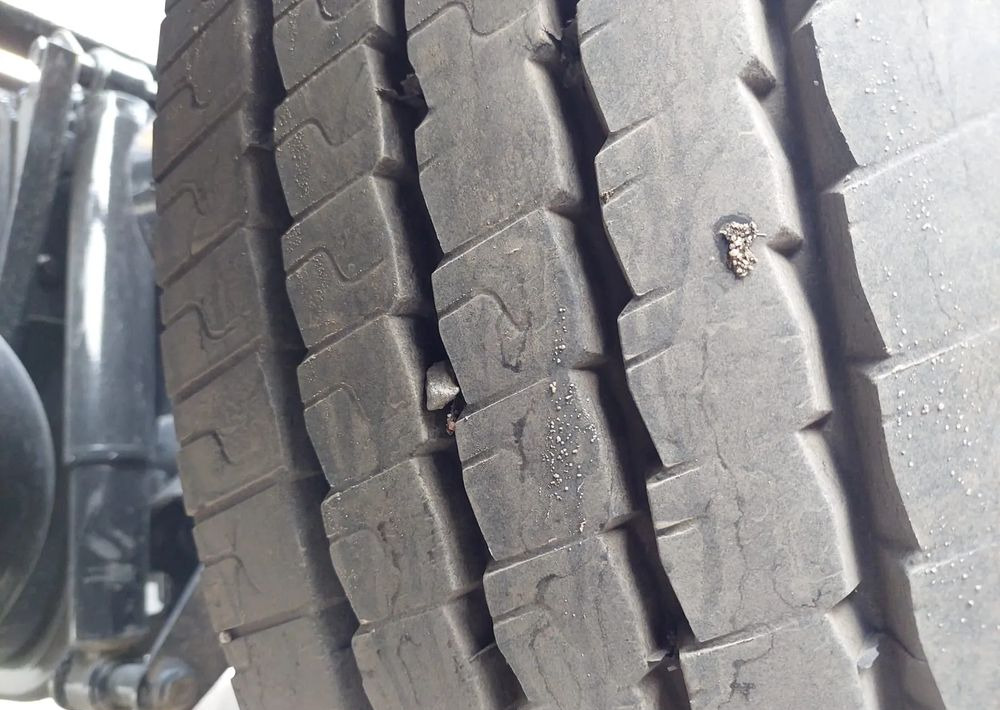 Camión multibasculante MAN TGX 26-500 Hakowiec oś skrętna