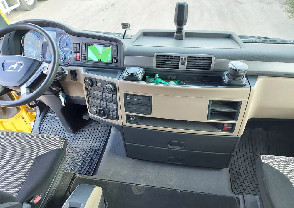 Camión multibasculante MAN TGX 26-500 Hakowiec oś skrętna