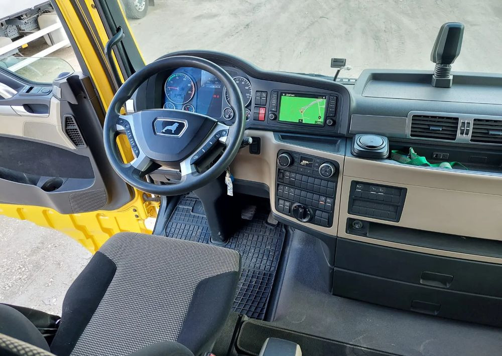 Camión multibasculante MAN TGX 26-500 Hakowiec oś skrętna