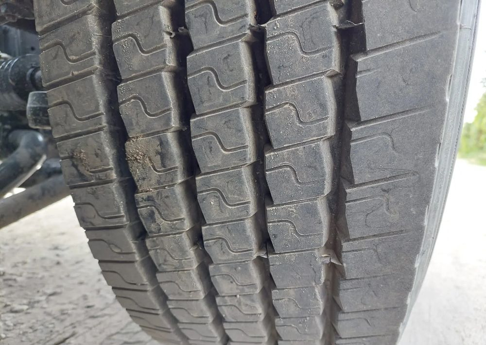 Camión multibasculante MAN TGX 26-500 Hakowiec oś skrętna