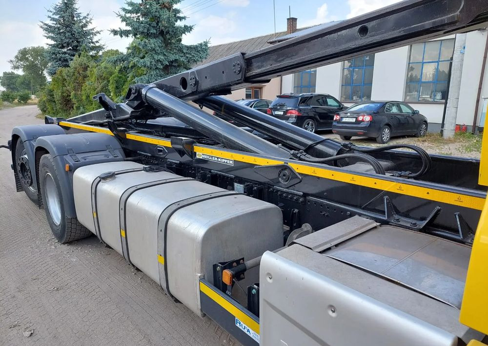 Camión multibasculante MAN TGX 26-500 Hakowiec oś skrętna