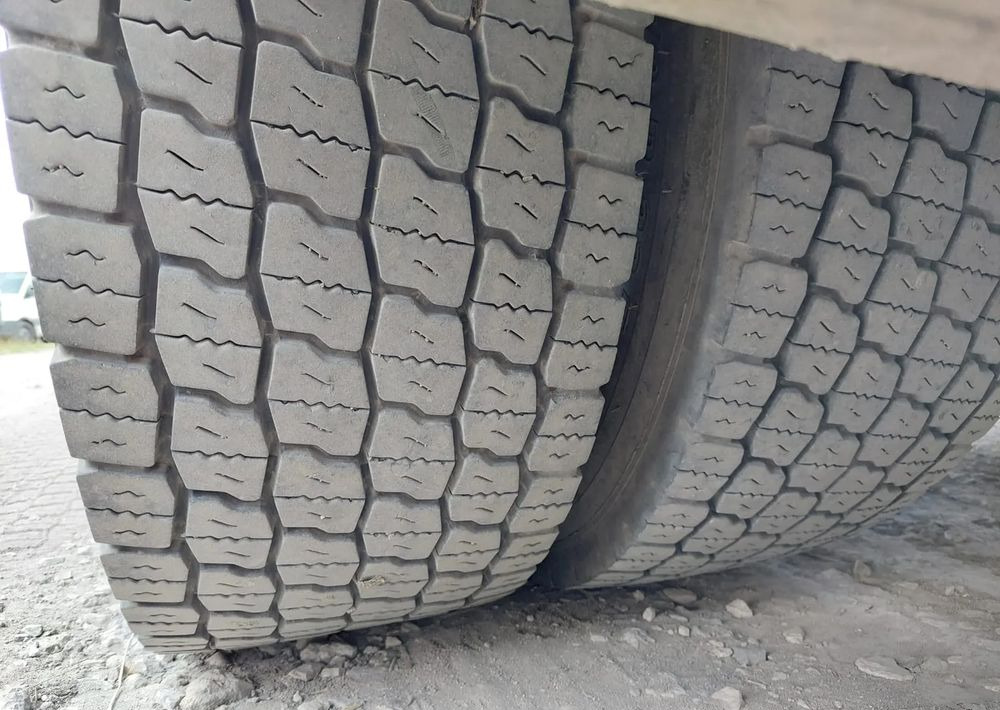 Camión multibasculante MAN TGX 26-500 Hakowiec oś skrętna