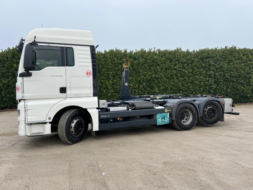 Camión multibasculante MAN TGX 26.500 USATO SCARRABILE 6X2