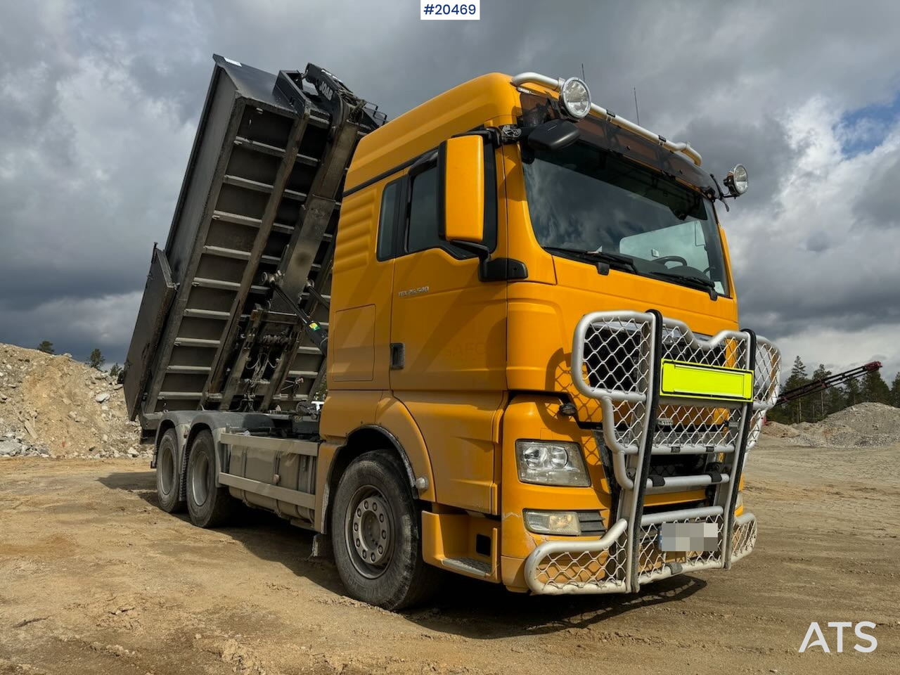Camión multibasculante MAN TGX 26.540