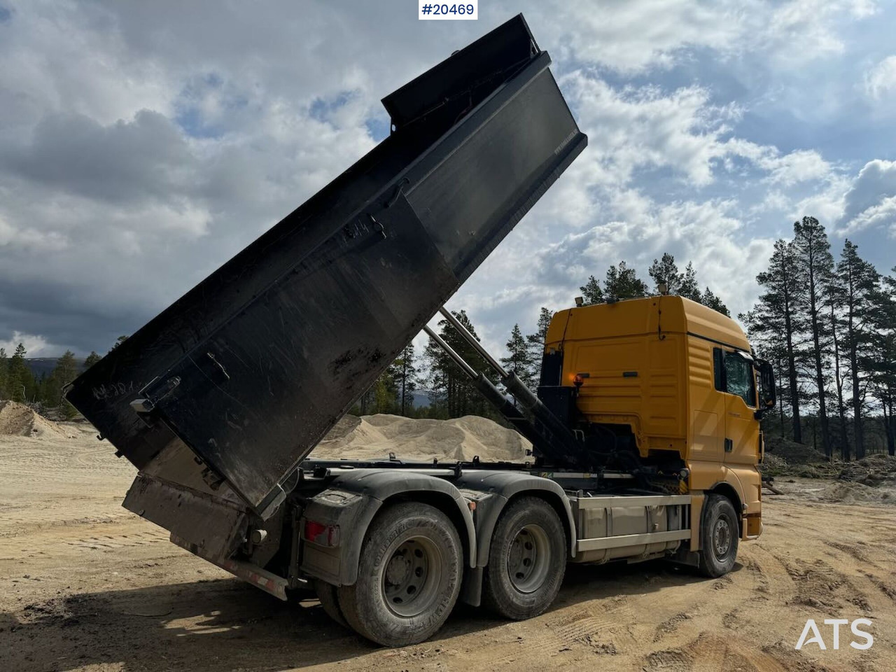 Camión multibasculante MAN TGX 26.540