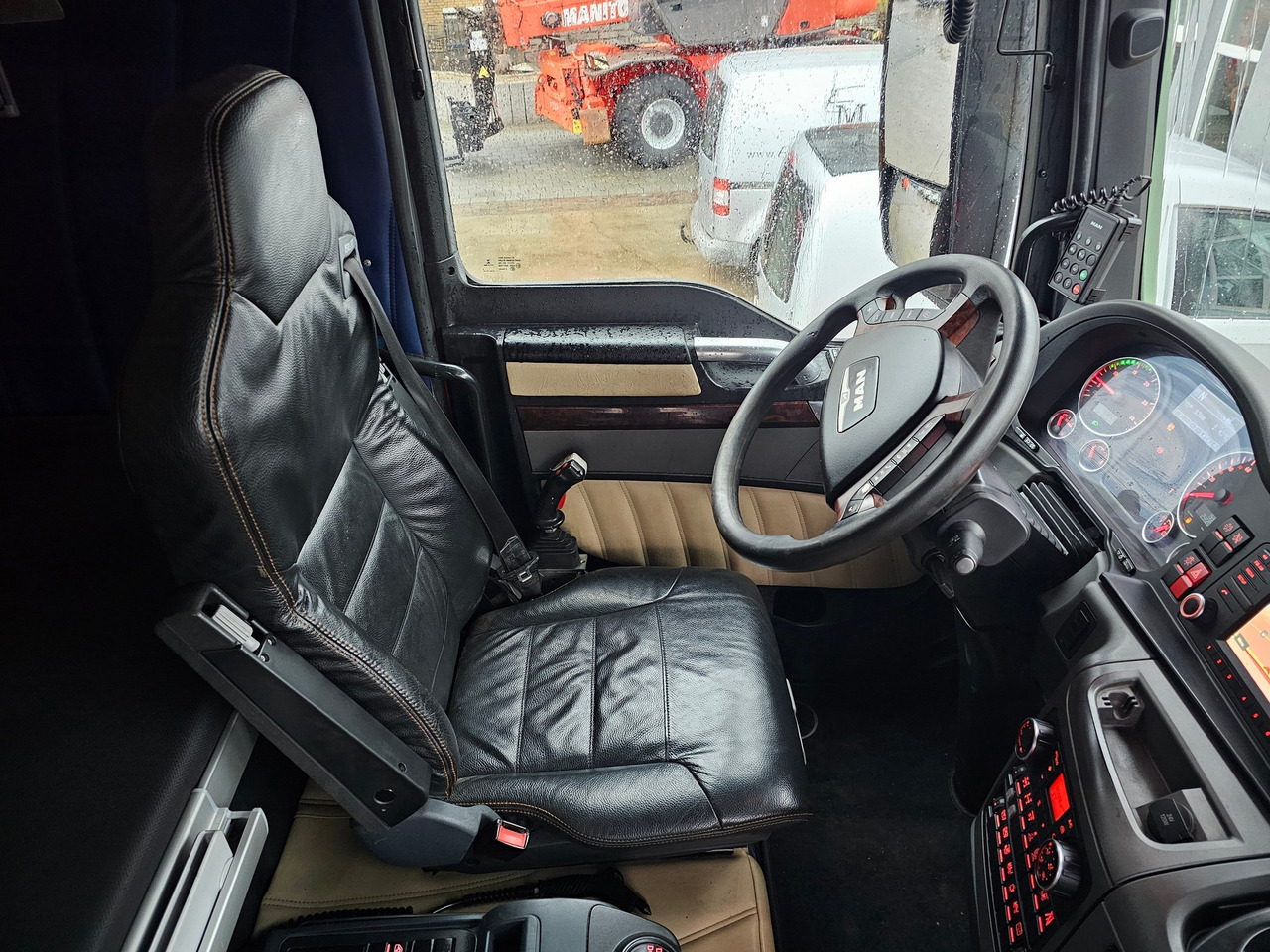 Camión multibasculante MAN TGX 26.560 XLX 6X4