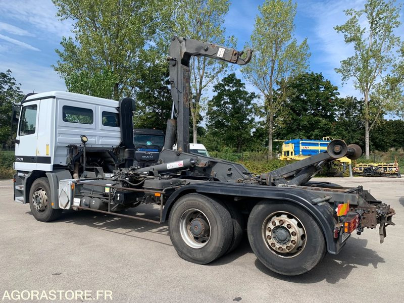 Camión multibasculante MERCEDES 6x2 - ACTROS 2531 - 1999 / 515000 KM