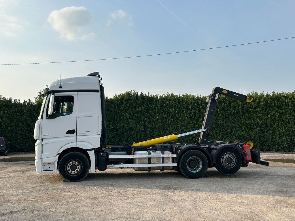 Camión multibasculante MERCEDES ACTROS 25.51 SCARRABILE