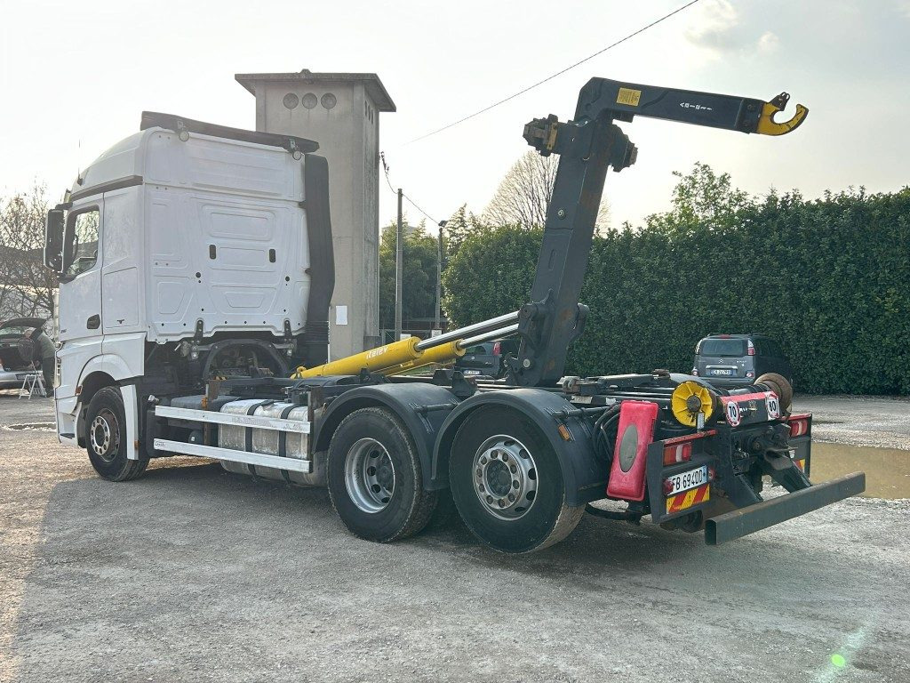Camión multibasculante MERCEDES ACTROS 25.51 SCARRABILE
