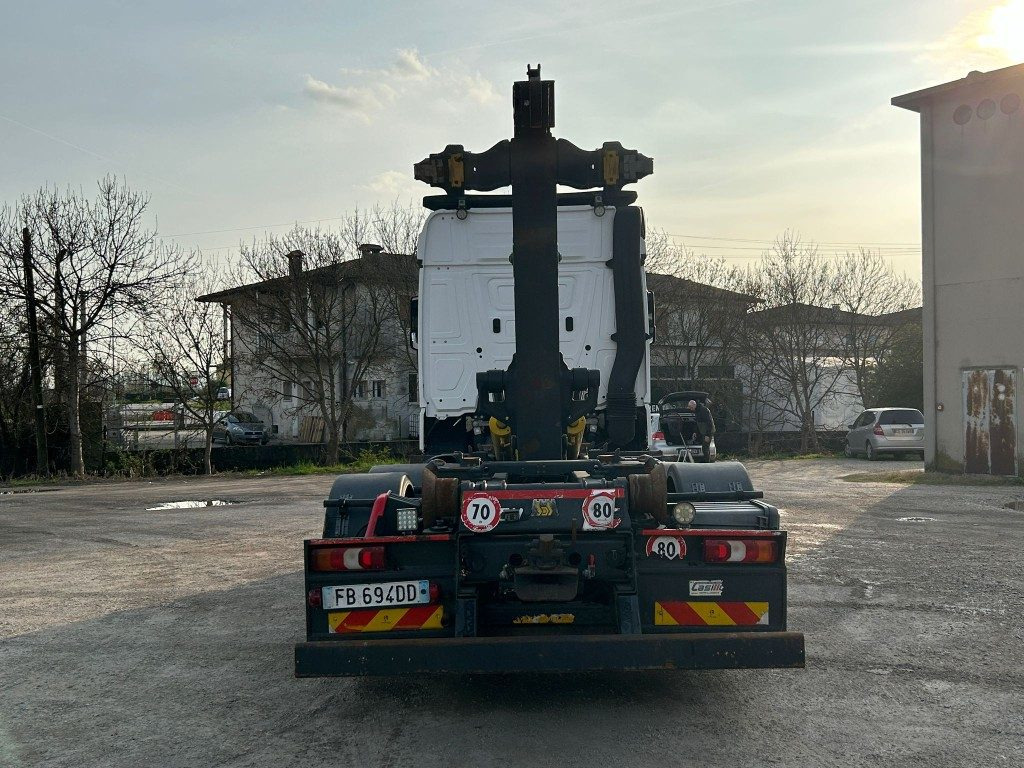 Camión multibasculante MERCEDES ACTROS 25.51 SCARRABILE