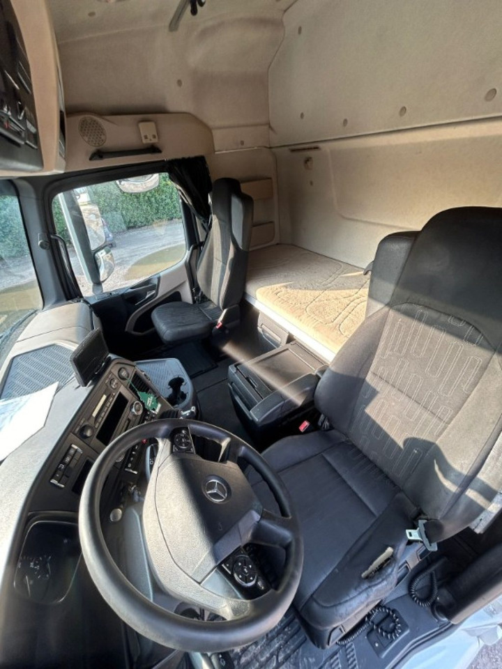 Camión multibasculante MERCEDES ACTROS 25.51 SCARRABILE