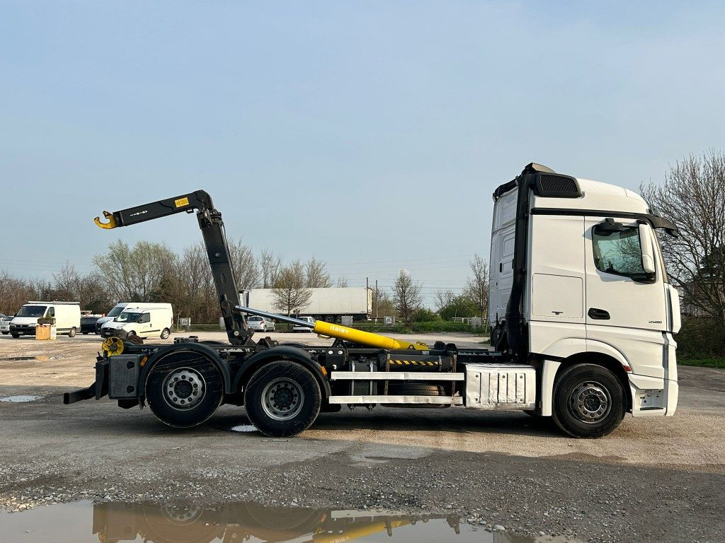 Camión multibasculante MERCEDES ACTROS 25.51 SCARRABILE