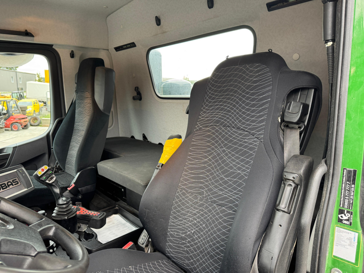 Camión multibasculante MERCEDES Arocs 4453 10x4 Mobas