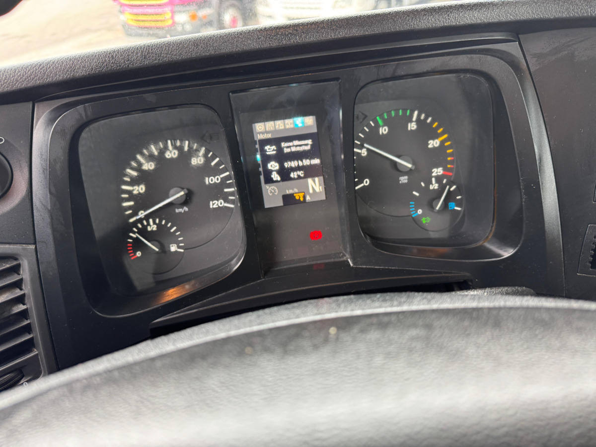 Camión multibasculante MERCEDES Arocs 4453 10x4 Mobas