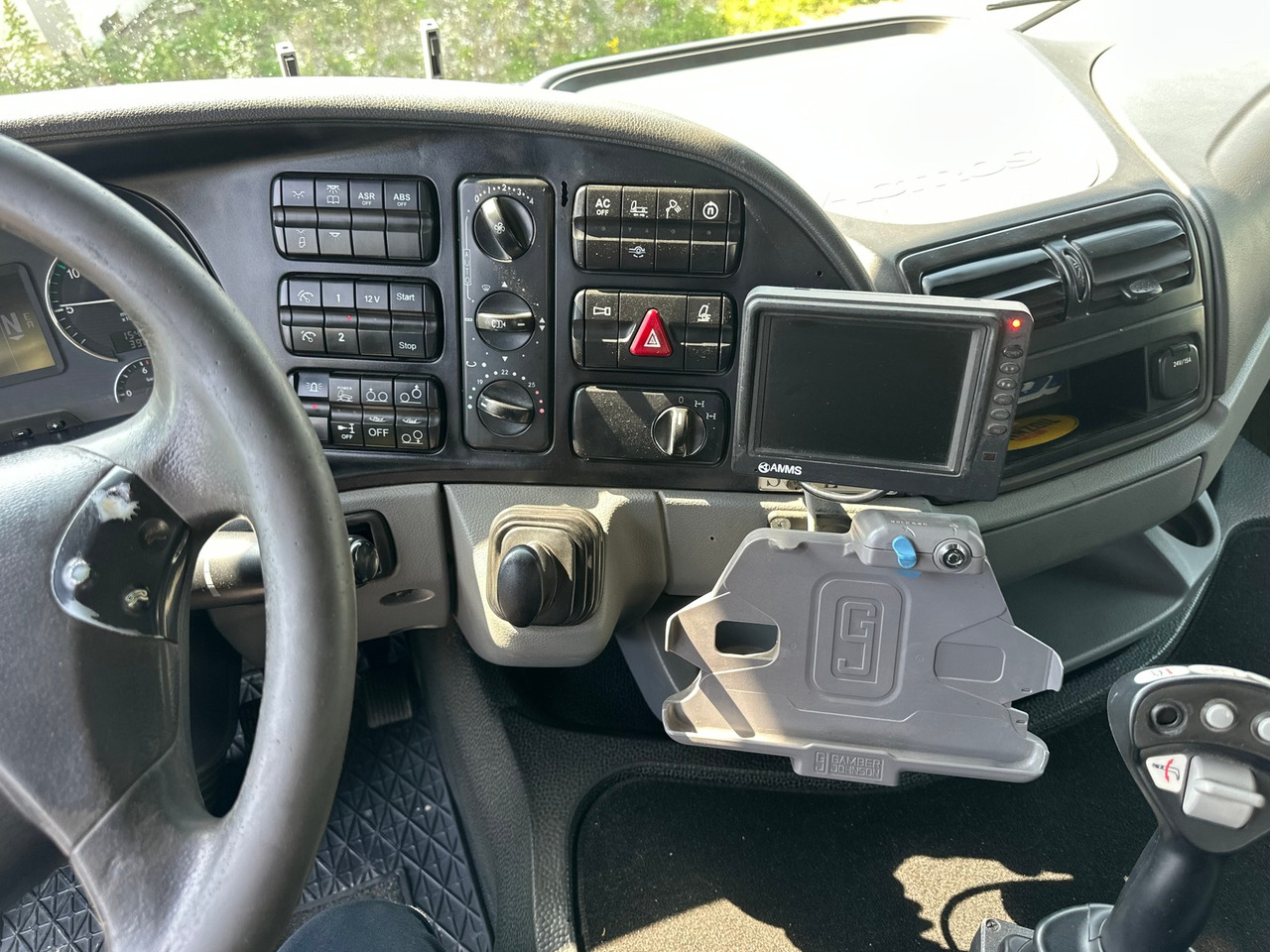 Camión multibasculante MERCEDES-BENZ Actros 4455 10x4 Moser