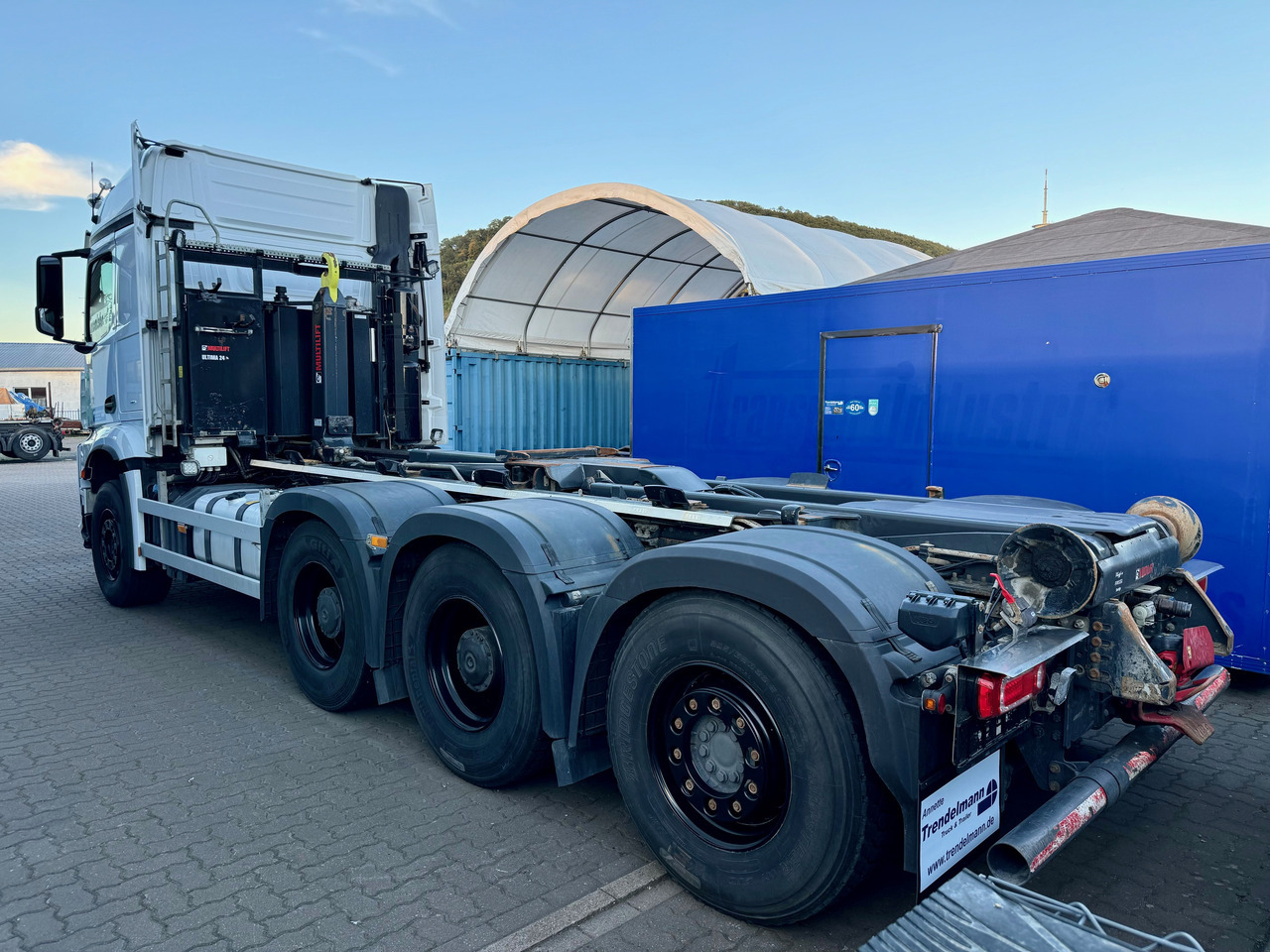 Camión multibasculante MERCEDES-BENZ Arocs 3553 4 Achsen Tridem