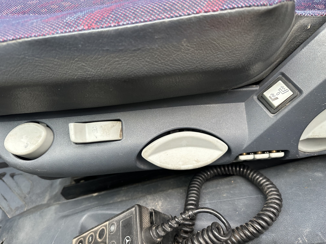 Camión multibasculante MERCEDES-BENZ Atego