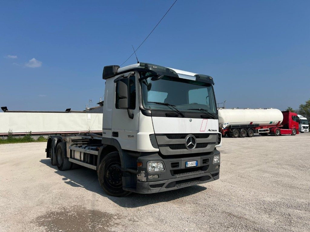 Camión multibasculante MERCEDES-BENZ MERCEDES ACTROS 25.41 SCARRABILE