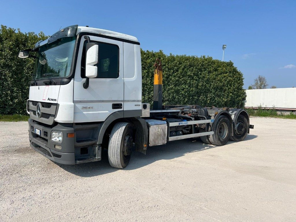 Camión multibasculante MERCEDES-BENZ MERCEDES ACTROS 25.41 SCARRABILE
