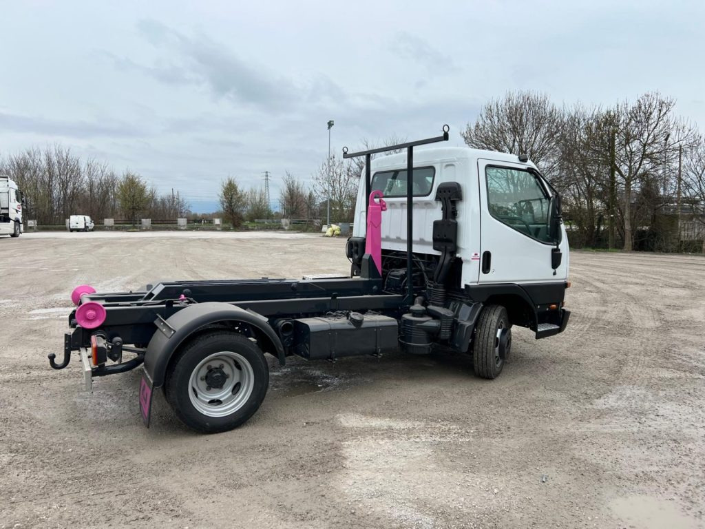 Camión multibasculante MITSUBISHI CANTER 3.0 SCARRABILE