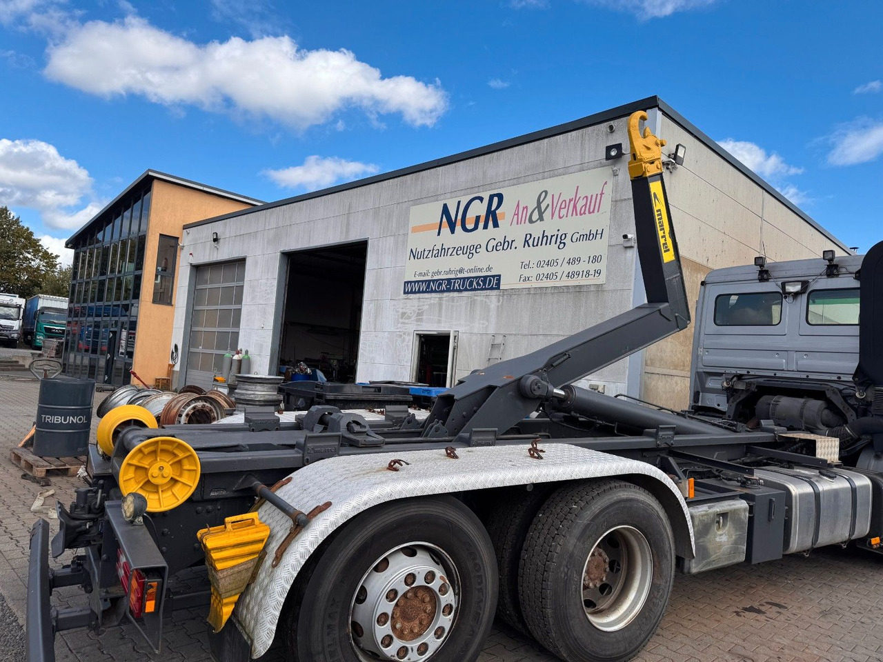 Camión multibasculante Marell Abrollkipperaufbau 3 Achser