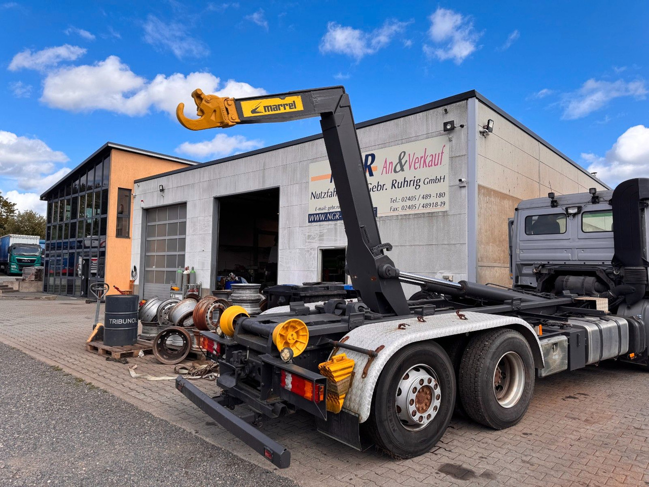 Camión multibasculante Marell Abrollkipperaufbau 3 Achser