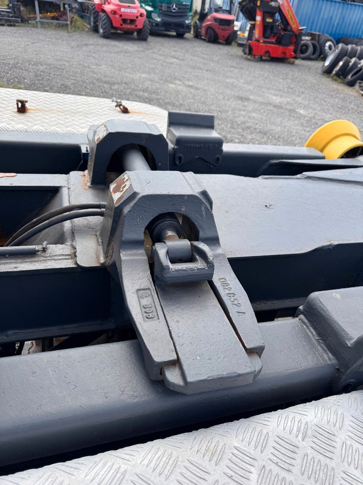 Camión multibasculante Marell Abrollkipperaufbau 3 Achser