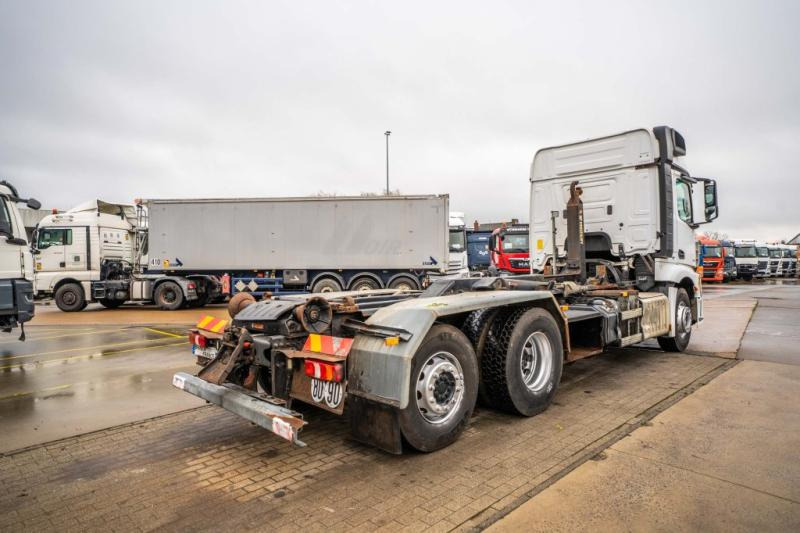 Camión multibasculante Mercedes ACTROS 2540 +MULTILIFT XP 20-56