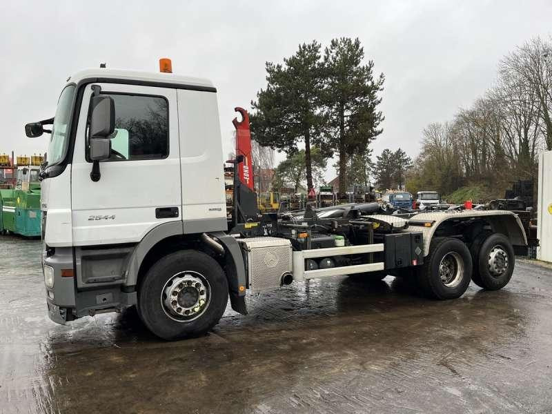 Camión multibasculante Mercedes ACTROS 2544
