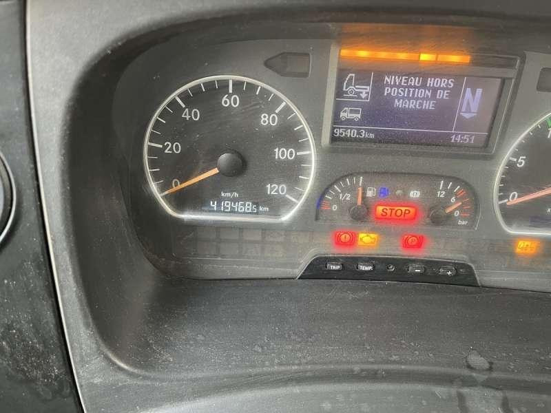 Camión multibasculante Mercedes AXOR 1833