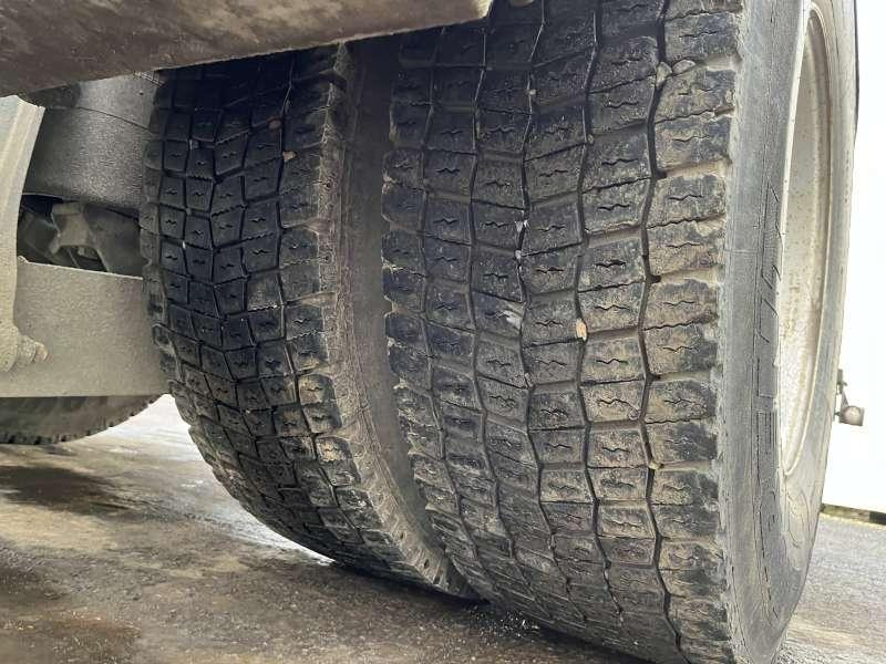 Camión multibasculante Mercedes AXOR 1833