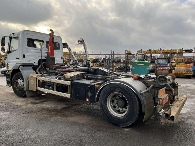 Camión multibasculante Mercedes AXOR 1833