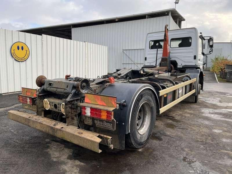 Camión multibasculante Mercedes AXOR 1833