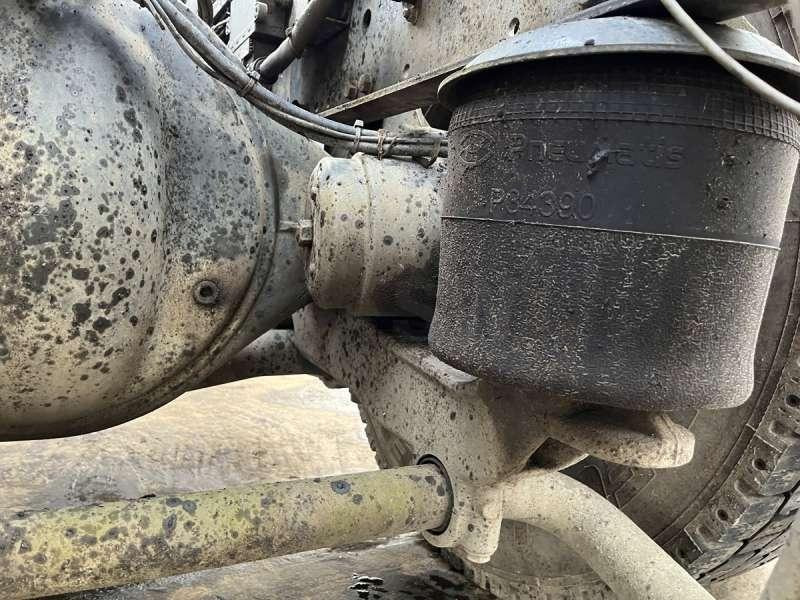 Camión multibasculante Mercedes AXOR 1833