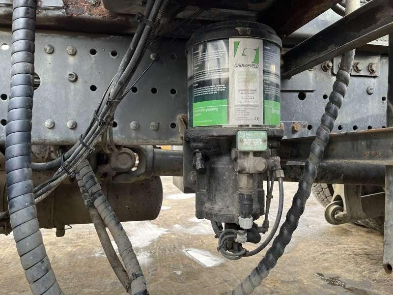 Camión multibasculante Mercedes AXOR 1833