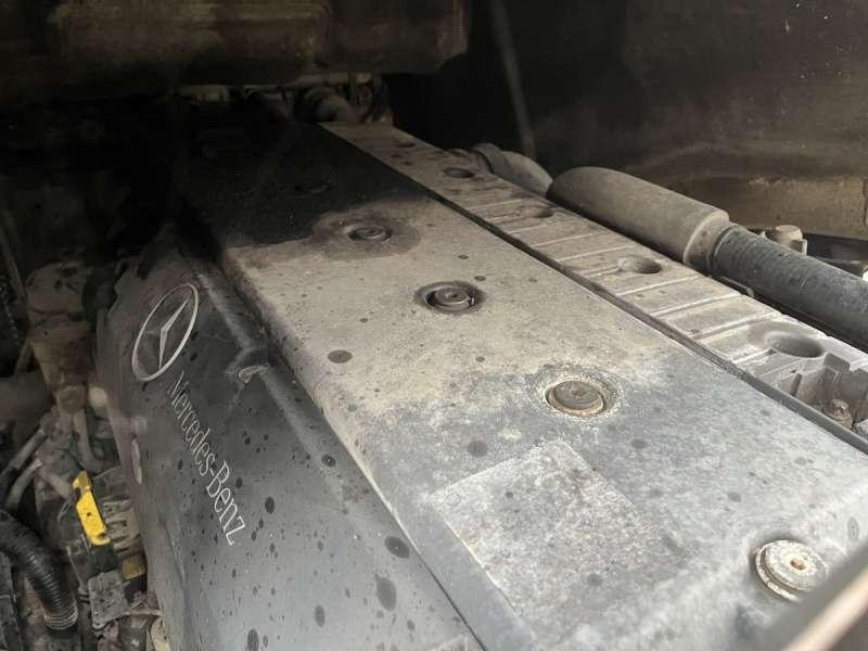 Camión multibasculante Mercedes AXOR 1833